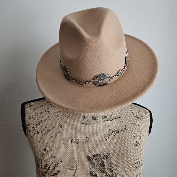 Nordstrom Accessories - EUC Non-branded Western Hat